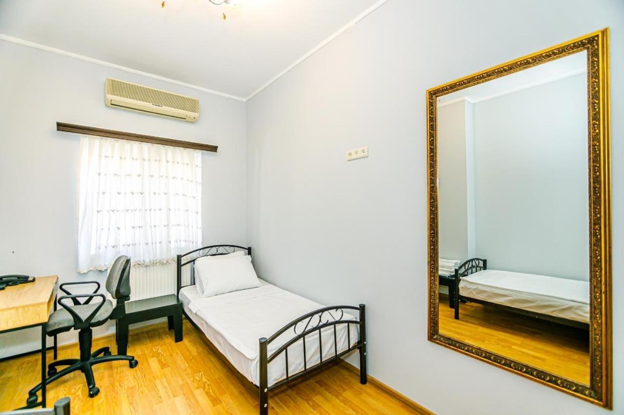 Azneft Garden Apartment Bakoe Buitenkant foto