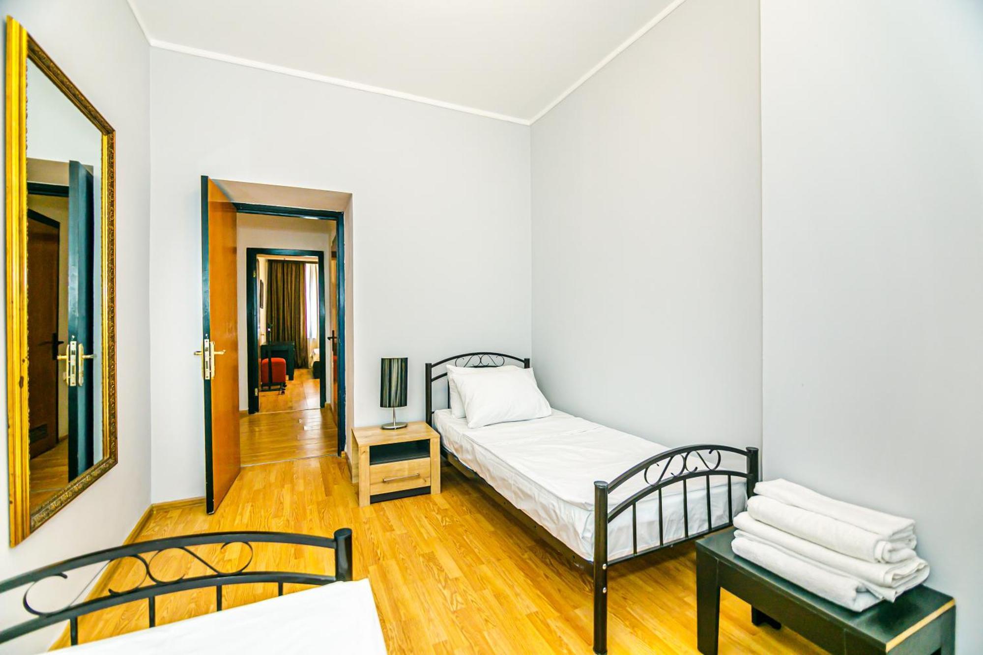 Azneft Garden Apartment Bakoe Buitenkant foto