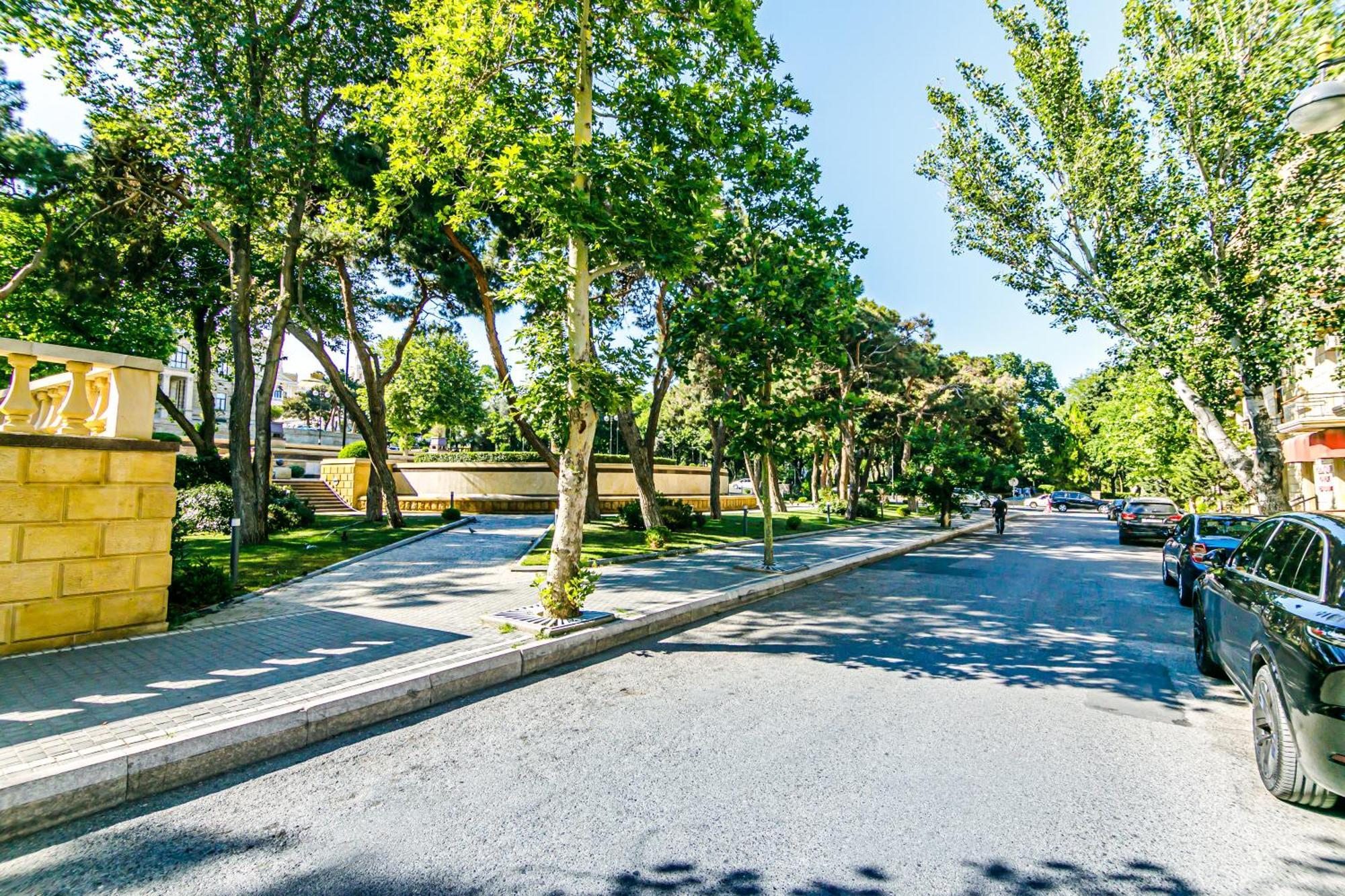 Azneft Garden Apartment Bakoe Buitenkant foto