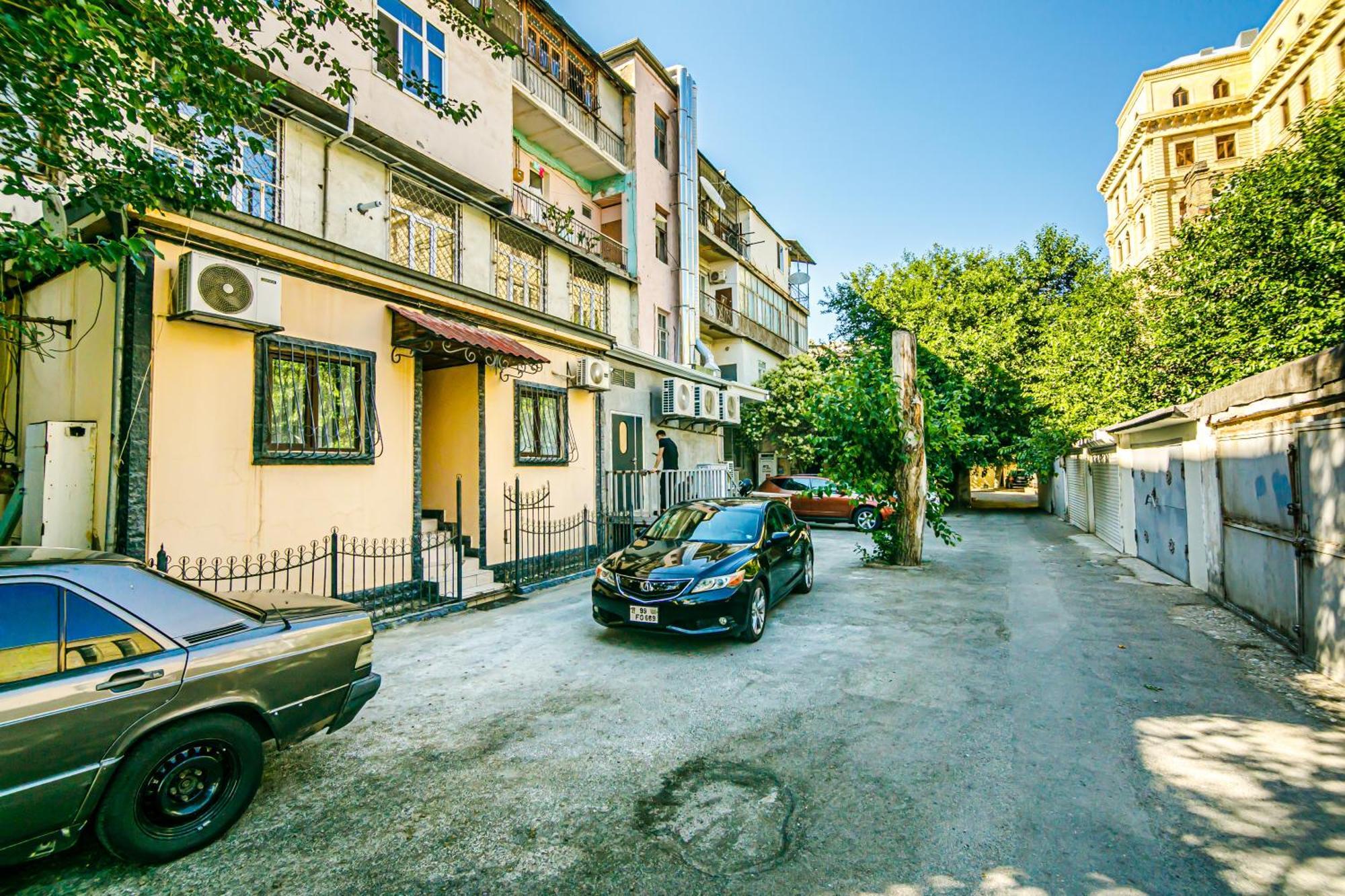 Azneft Garden Apartment Bakoe Buitenkant foto